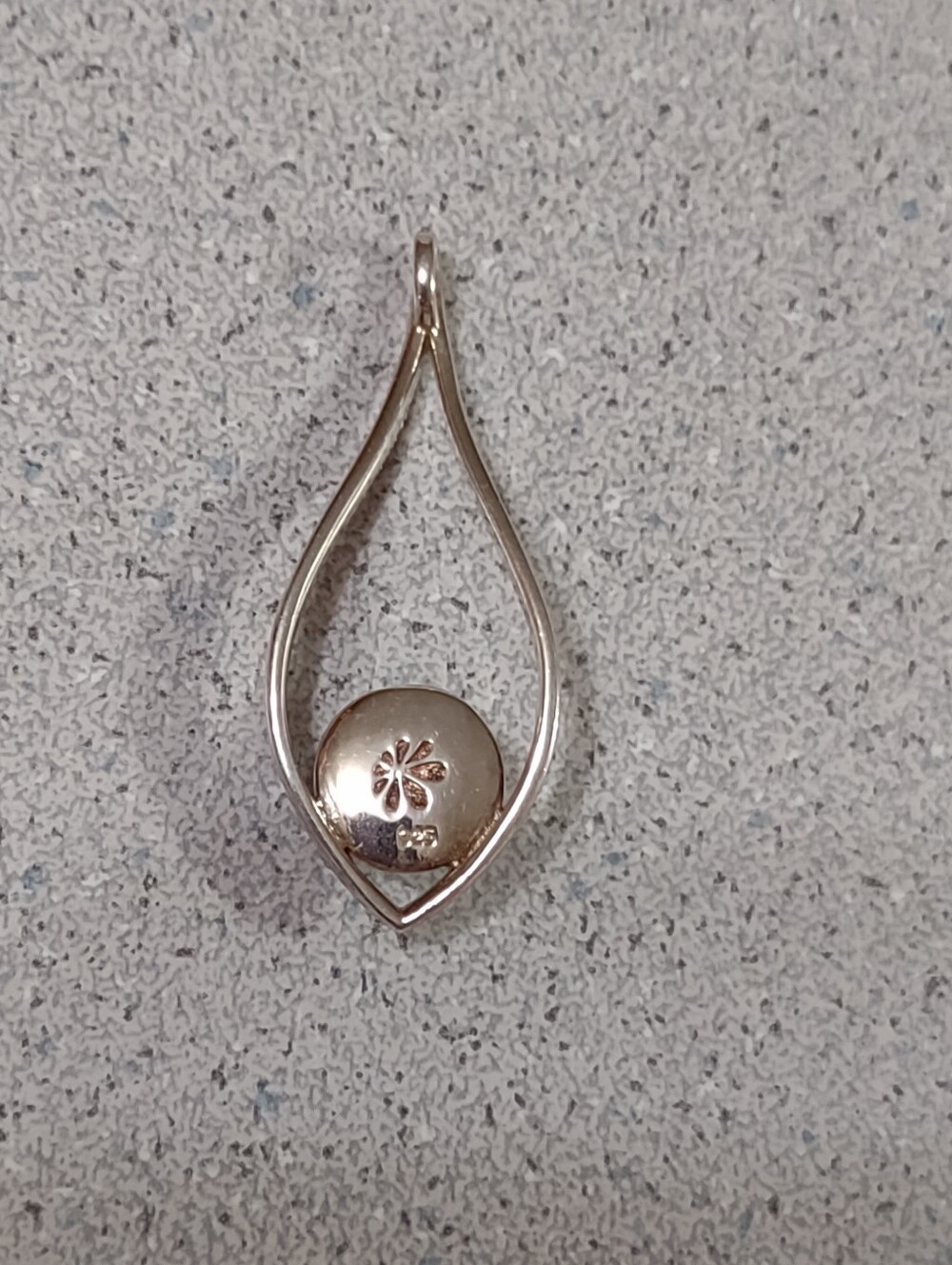 Firm Final Price!*Marahlago Pendant - Picture 2 of 5